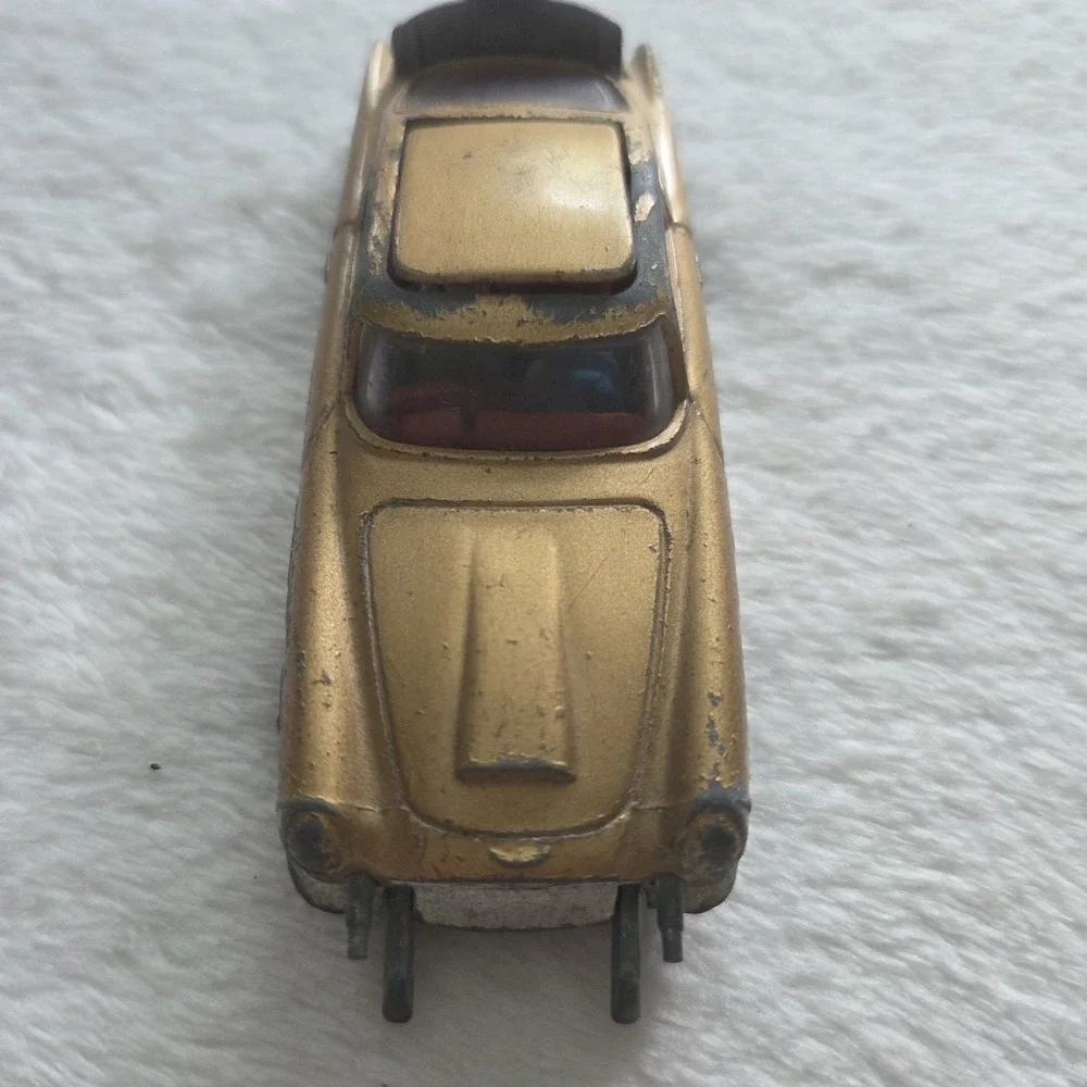 Vintage Corgi No. 261, James Bond 007 Aston Martin Figures Works Die Cast